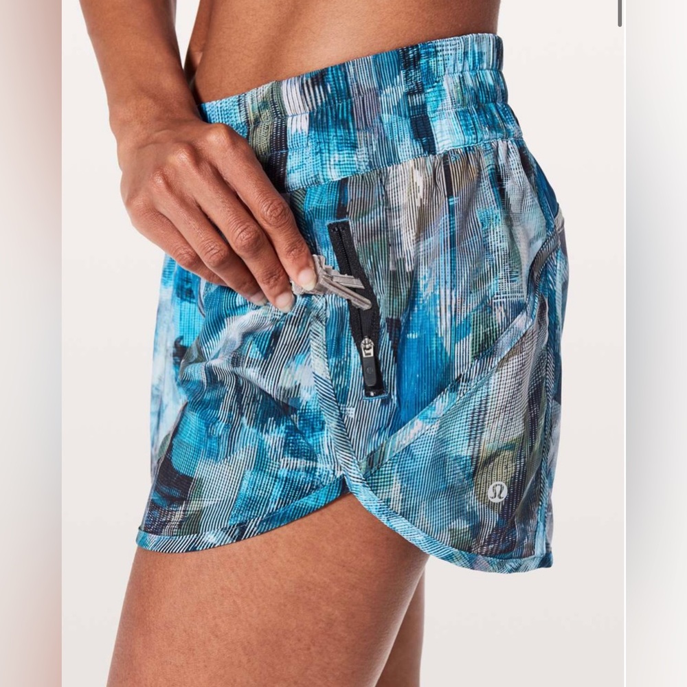 RARE Lululemon Tracker Short Size 8